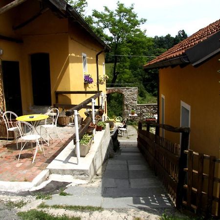 Rifugio La Sciverna Sassello Esterno foto